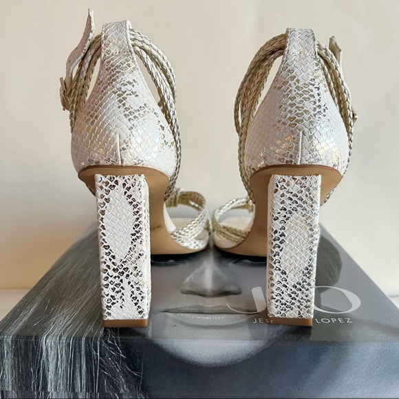 ◽️JLO Jennifer Lopez White Snake Print Heels◽️ - Picture 4 of 8